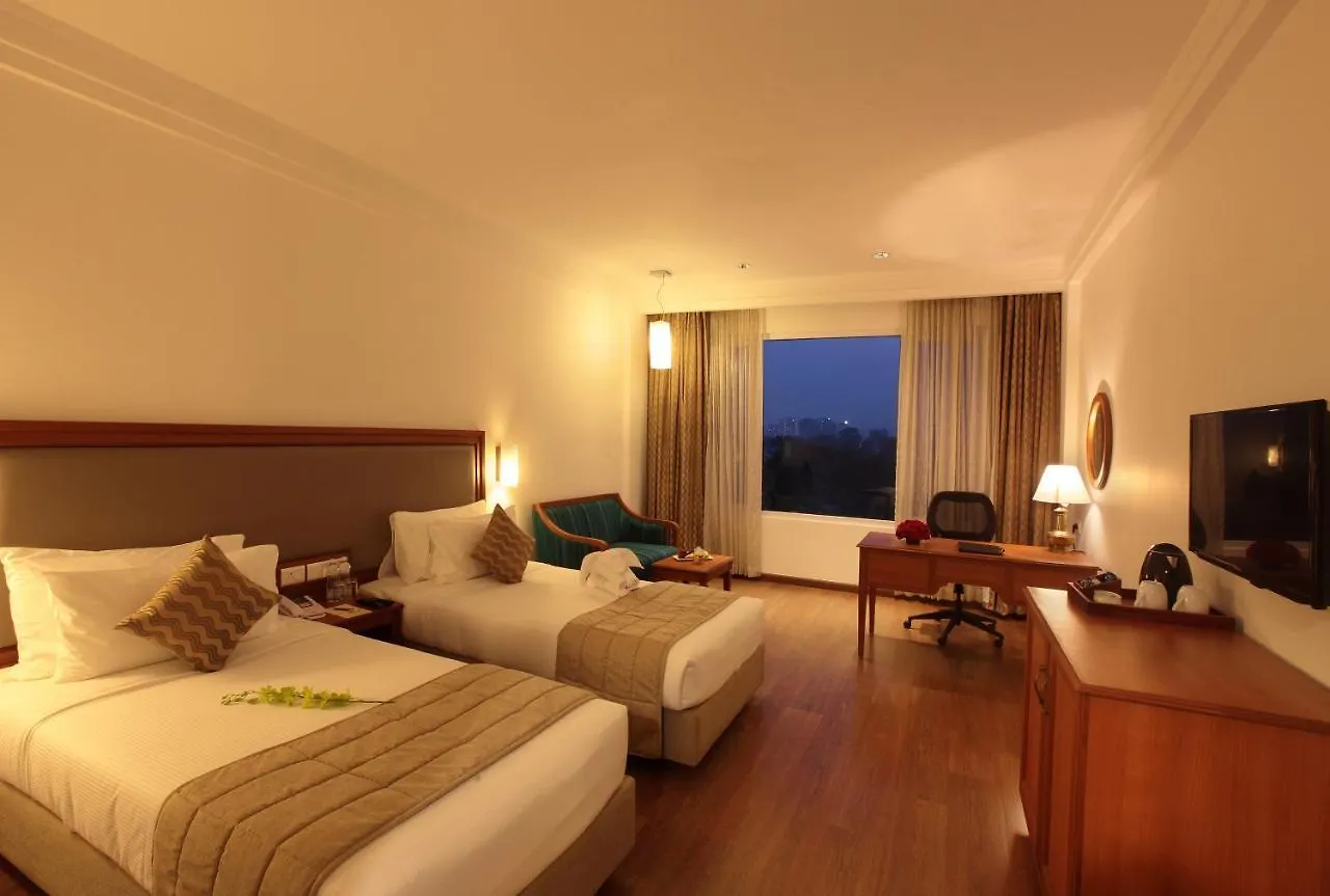 Monsoon Empress Kochi Hotel