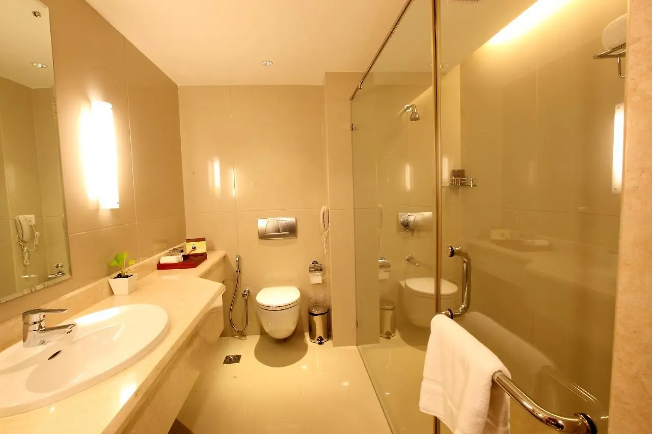 Monsoon Empress Kochi Hotel