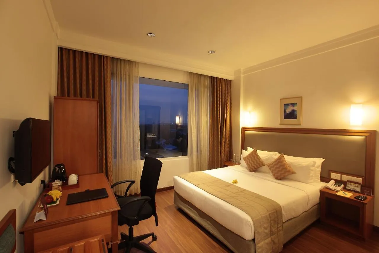 Monsoon Empress Kochi Hotel