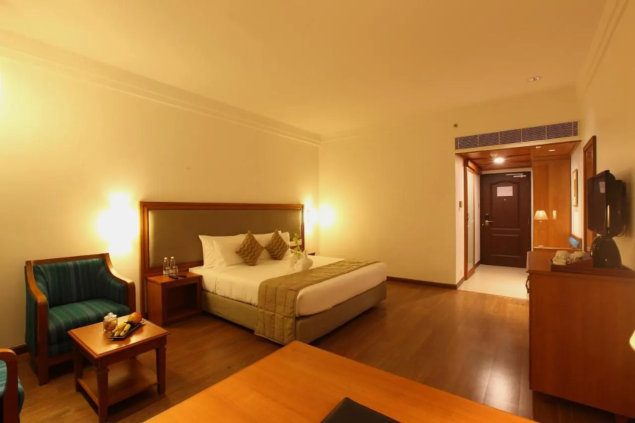 Monsoon Empress Kochi Hotel