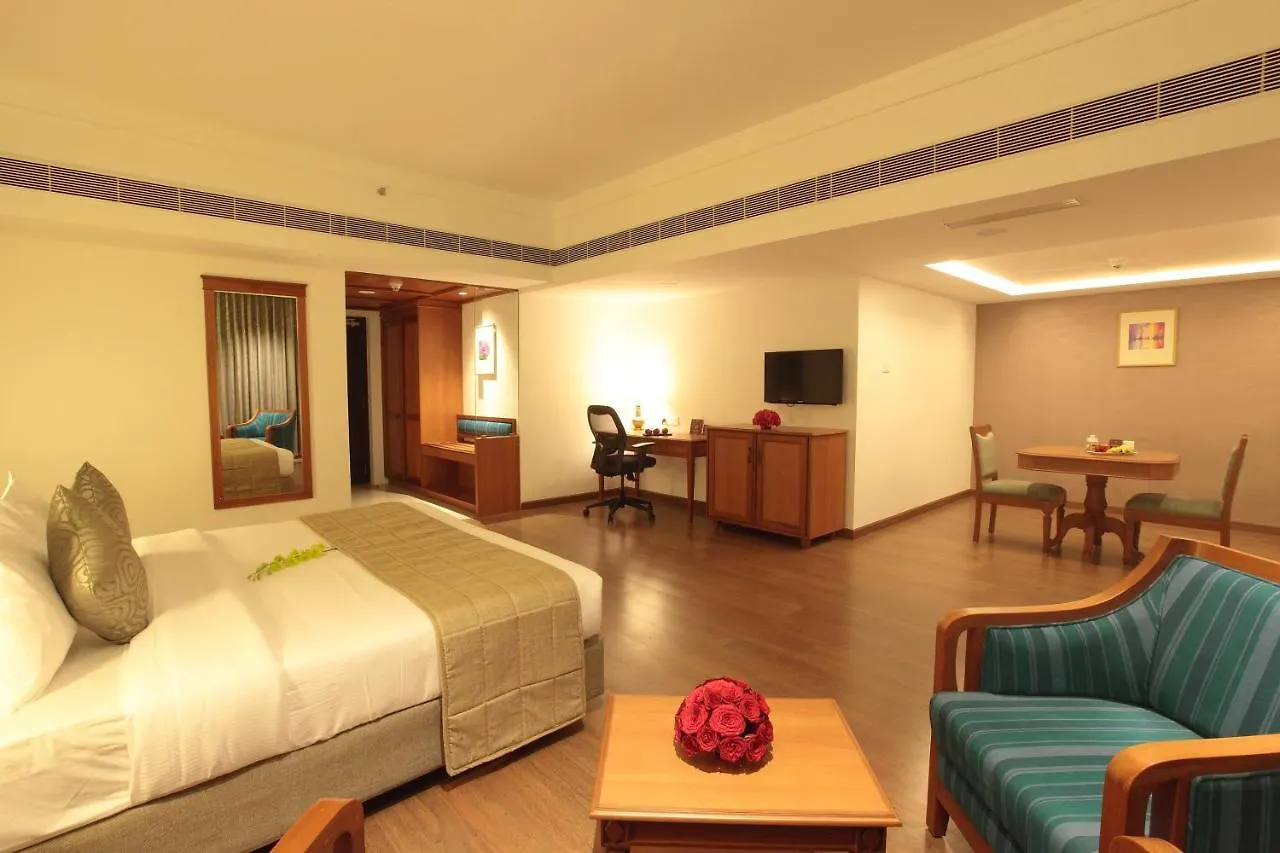 Monsoon Empress Kochi Hotel