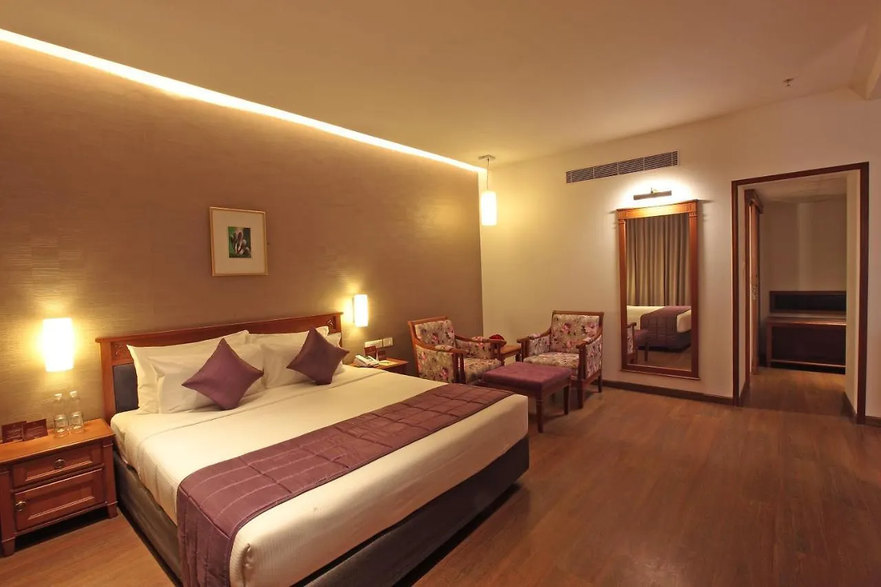 Monsoon Empress Kochi Hotel 5*,