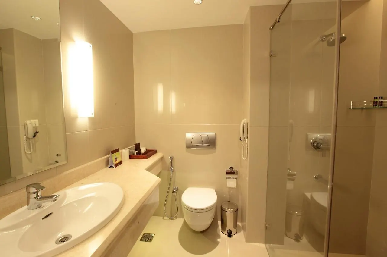 Monsoon Empress Kochi Hotel