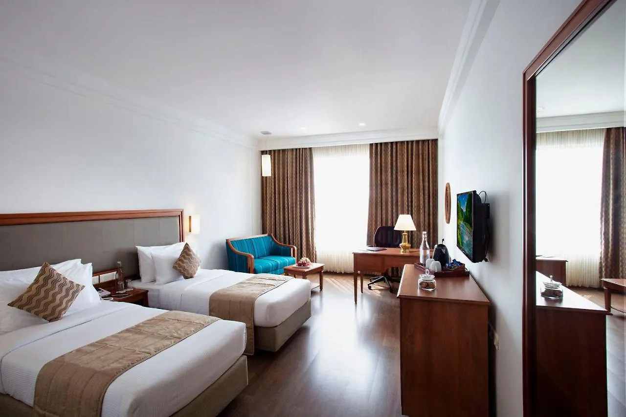 Monsoon Empress Kochi Hotel